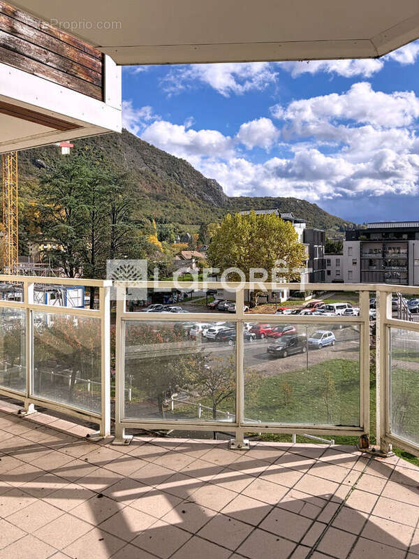 Appartement à CHALLES-LES-EAUX