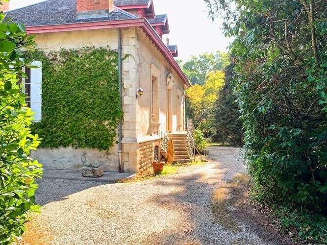 Maison bourgeoise avec parc arboré au cœur de Condom - photo 20
