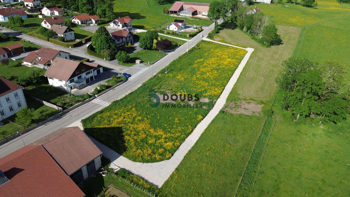 Terrain à DOMPREL
