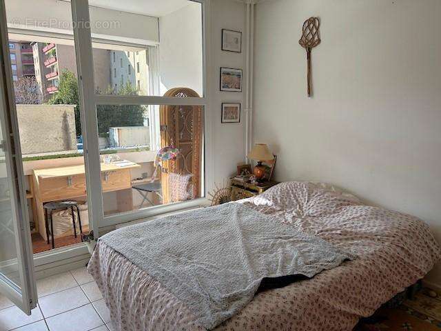   - Appartement à VILLEURBANNE