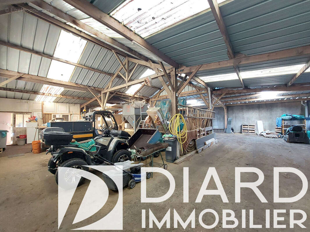 Maison Etrelles - 113 m2 et hangars - photo 9