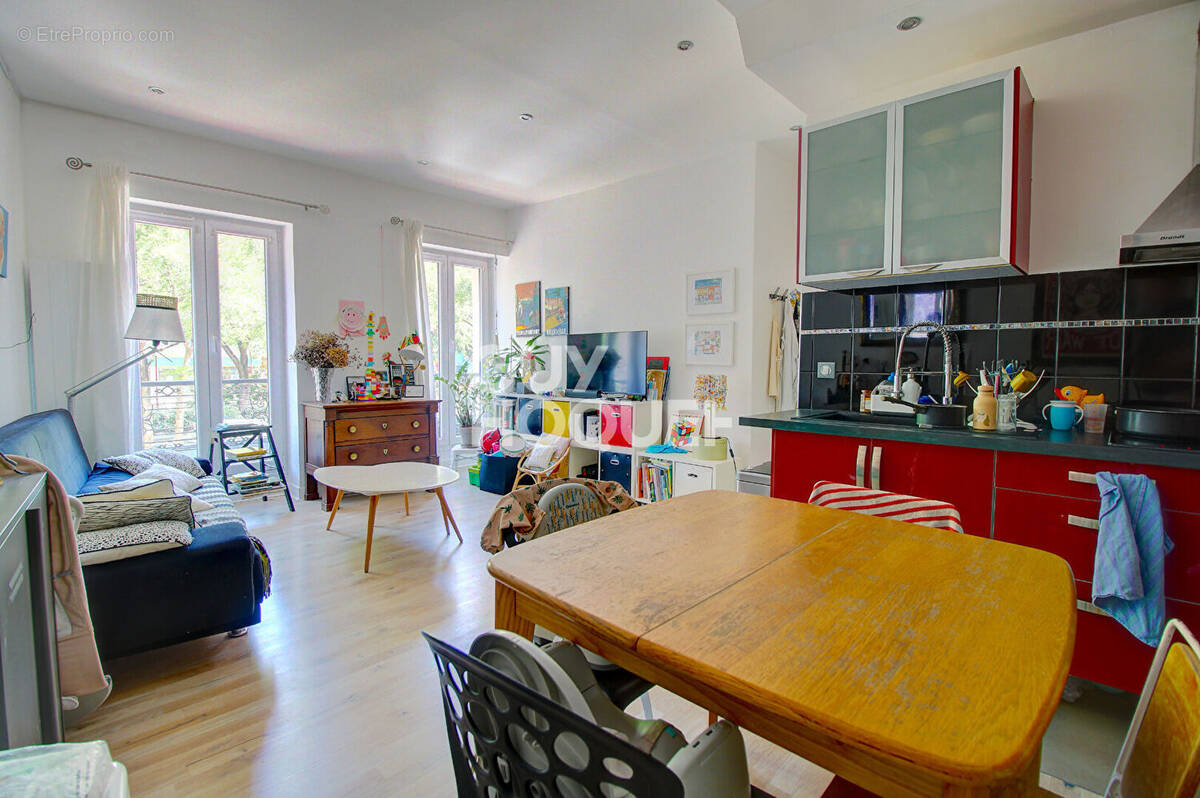 Appartement à PARIS-11E