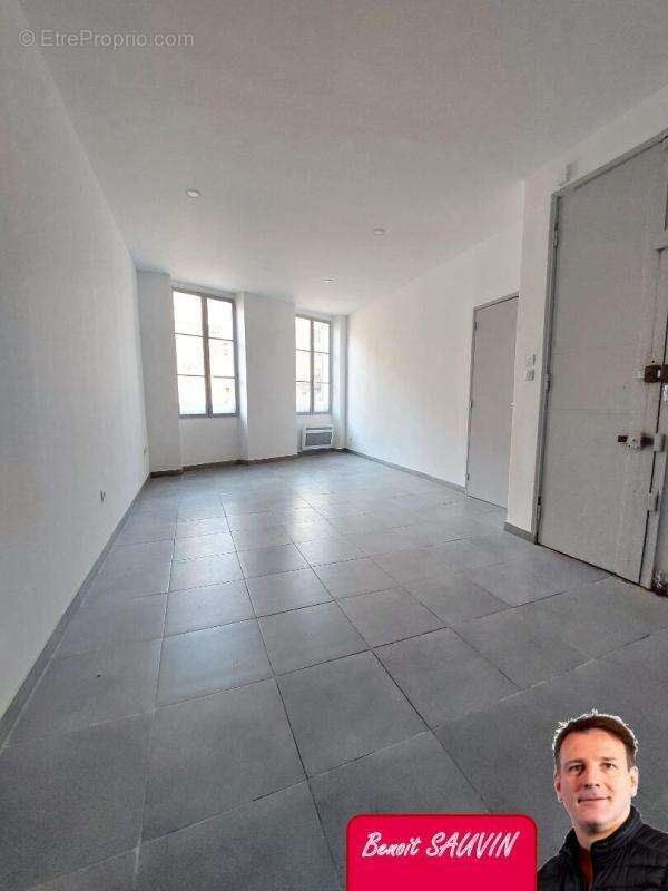Appartement à MARSEILLE-1E