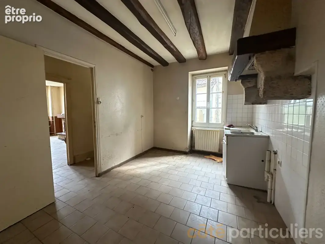 Maison avec grange  à ST AMAND MONTROND - photo 5