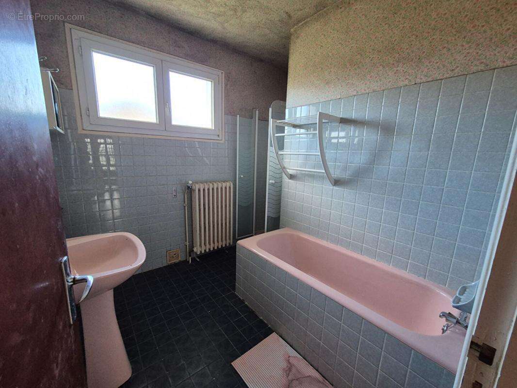 Maison Montaignac Sur Doustre 7 pièce(s) 204 m2 - photo 6