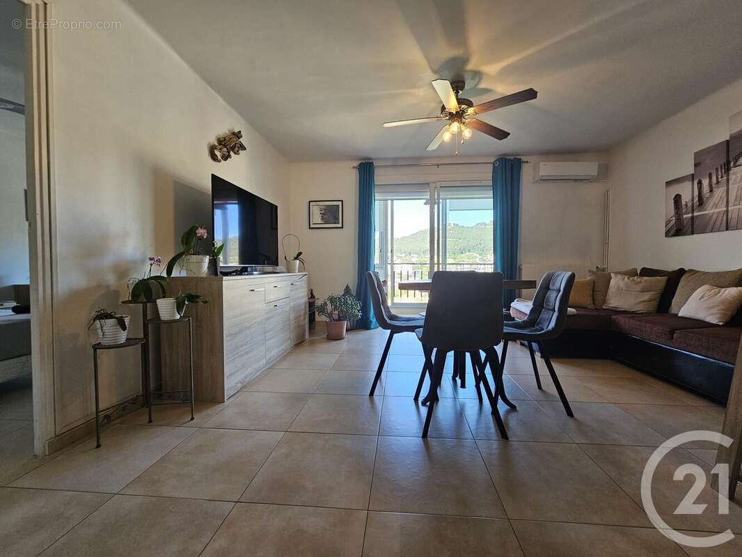 Appartement à SIX-FOURS-LES-PLAGES