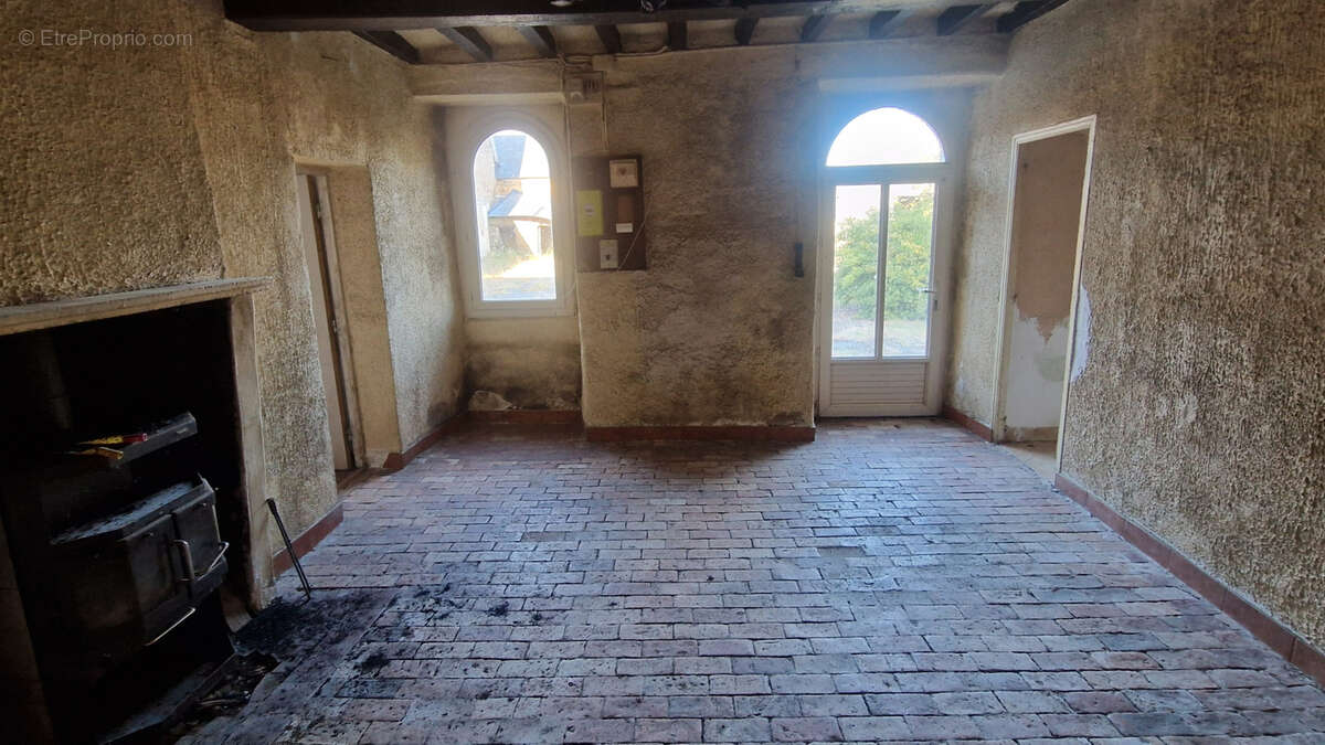 Maison de campagne à rénover   Axe Angers-Rennes - photo 9