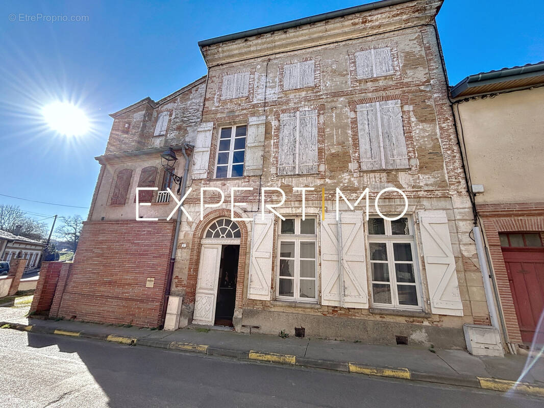 Maison à AYGUESVIVES