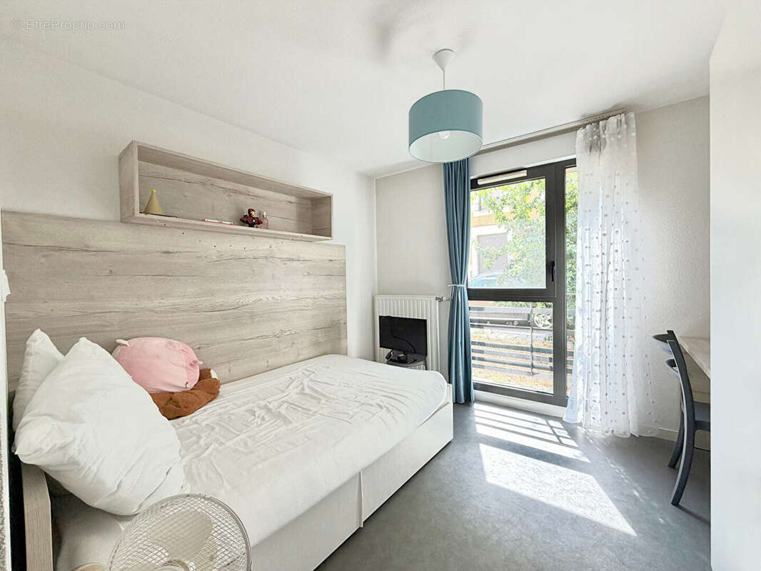 Appartement Saint Etienne 1 pièce(s) 18.78 m2 - photo 2
