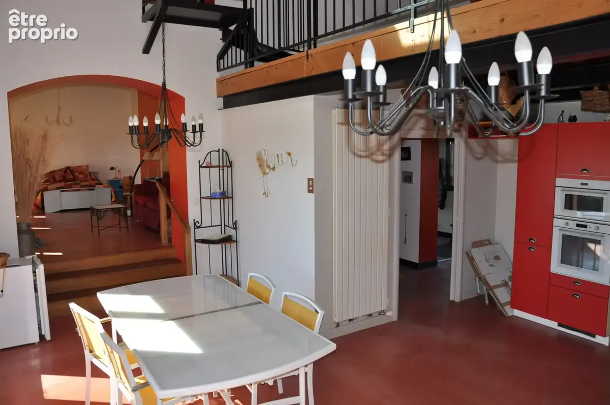 Belle villa atypique de 165 m2, avec une parcelle de terrain de 12327 m2 - photo 5