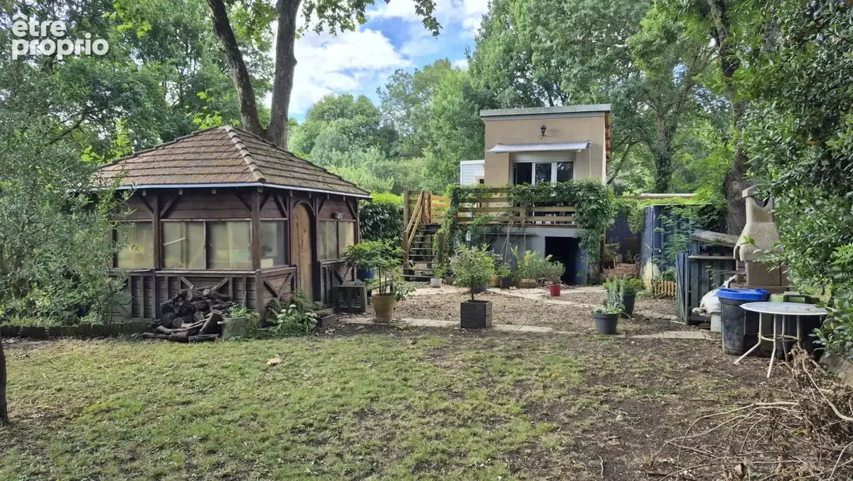 Terrain de loisirs en bord de Sarthe avec chalet - photo 2