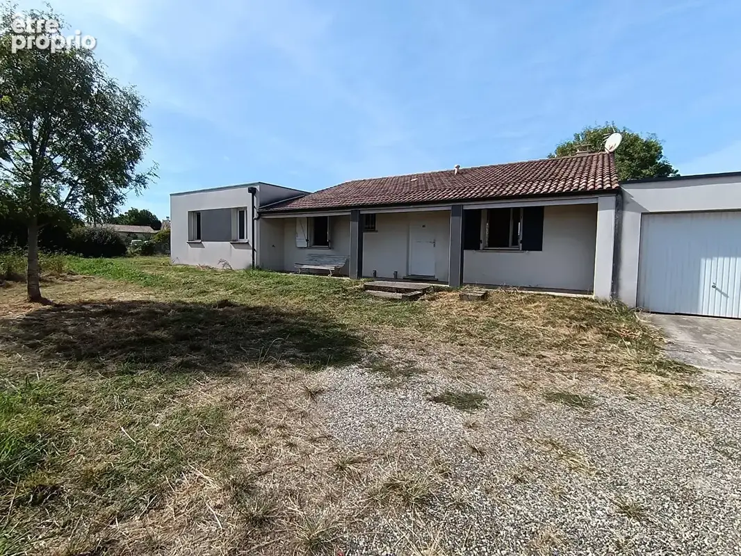 Photo Maison à Le Born au prix de 297 500€