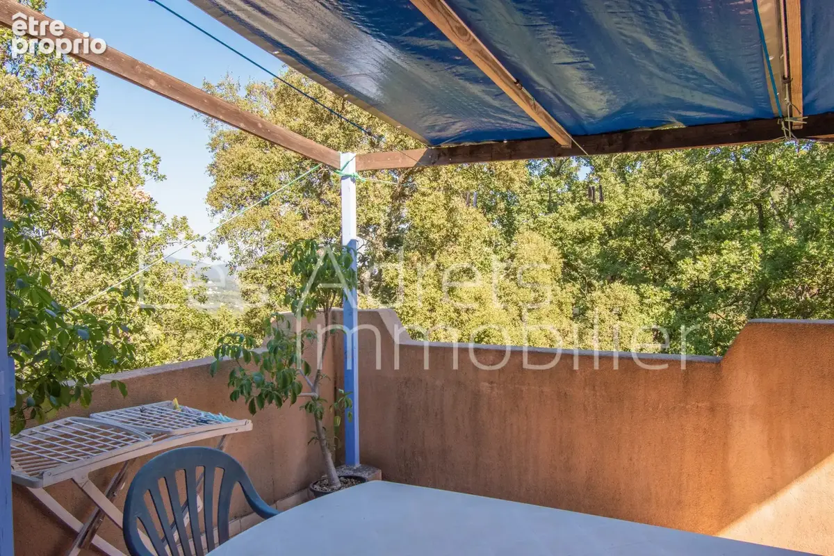 Maison au calme avec 4 chambres, grand terrain et superbe potentiel - photo 3
