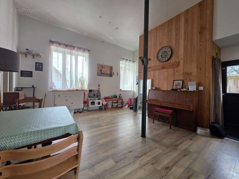 Maison à PANISSIERES