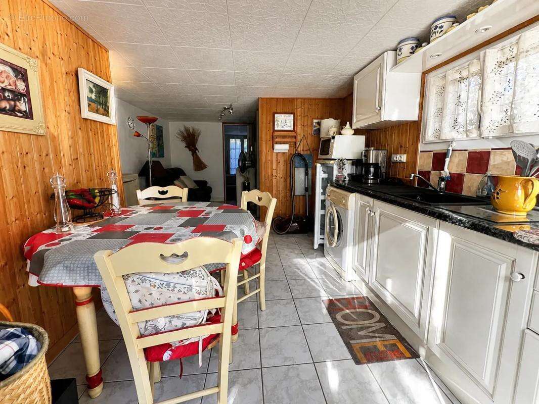 Maison de 9 pièces de 240 m² dans environnement privilégié - photo 11