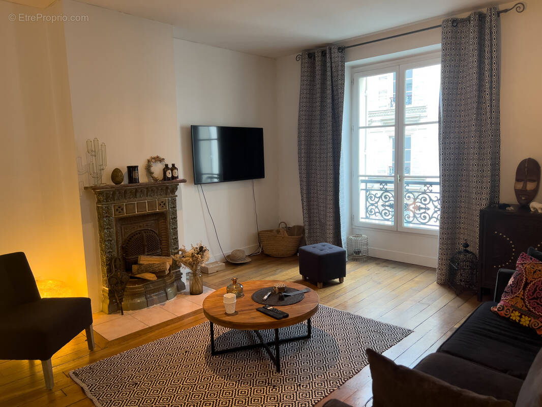 Appartement à PARIS-17E