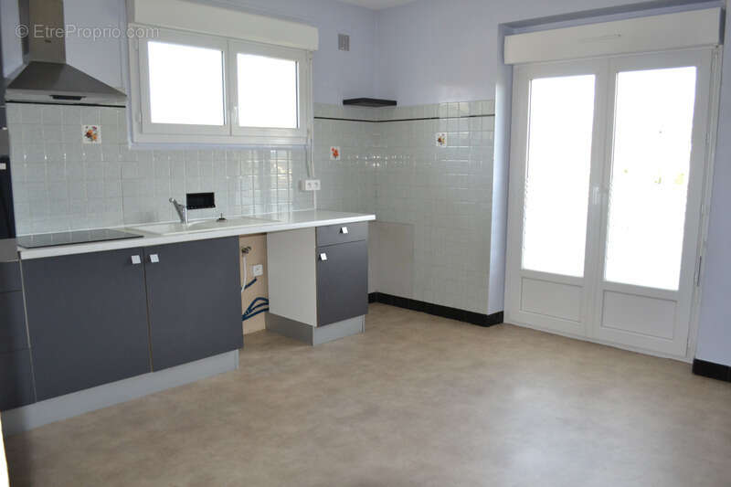 Maison à SAINT-PANTALEON-DE-LARCHE