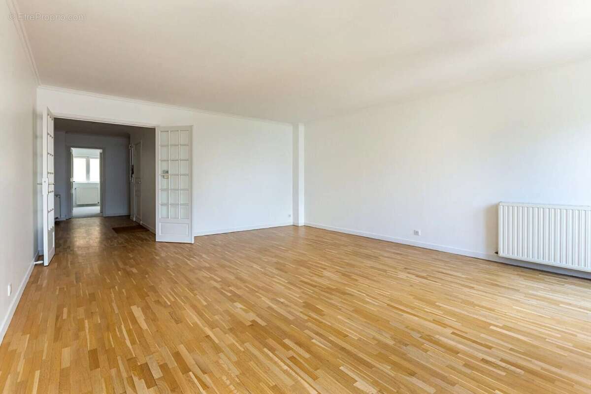 Appartement à SURESNES