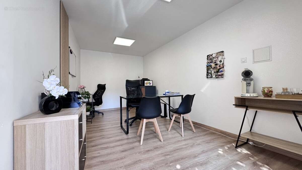 VIAS- Charmante maison de ville avec garage  Idéal investissement ou premier achat ! - photo 10