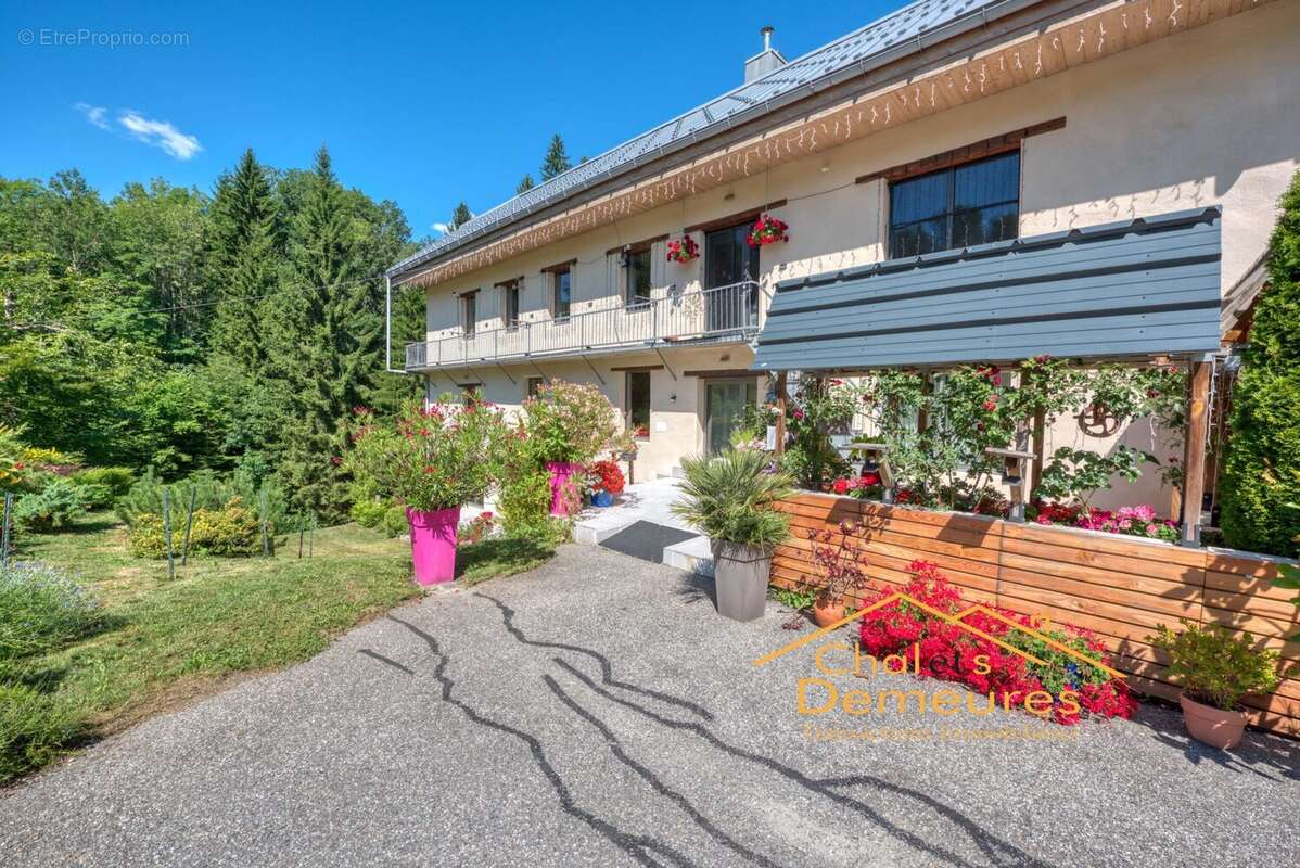 Maison à COMBLOUX
