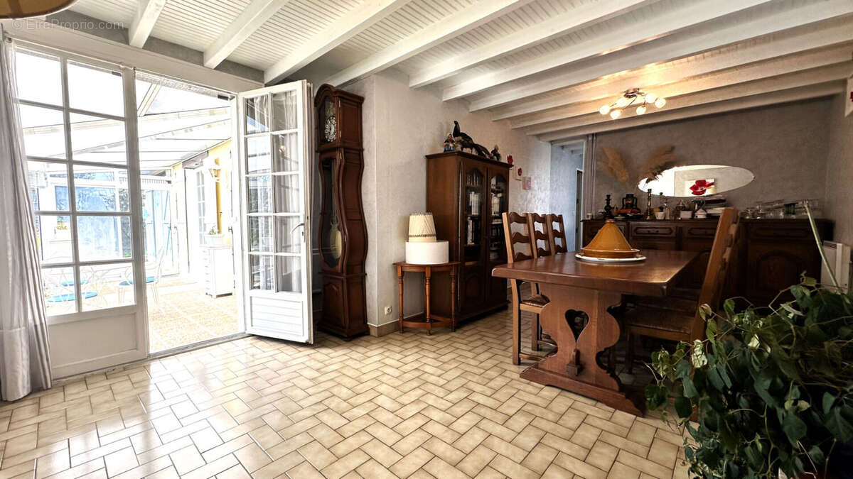 Maison à SAINT-ARNOULT-DES-BOIS