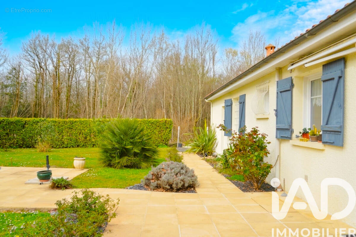 Photo 2 - Maison à CHERMIGNAC
