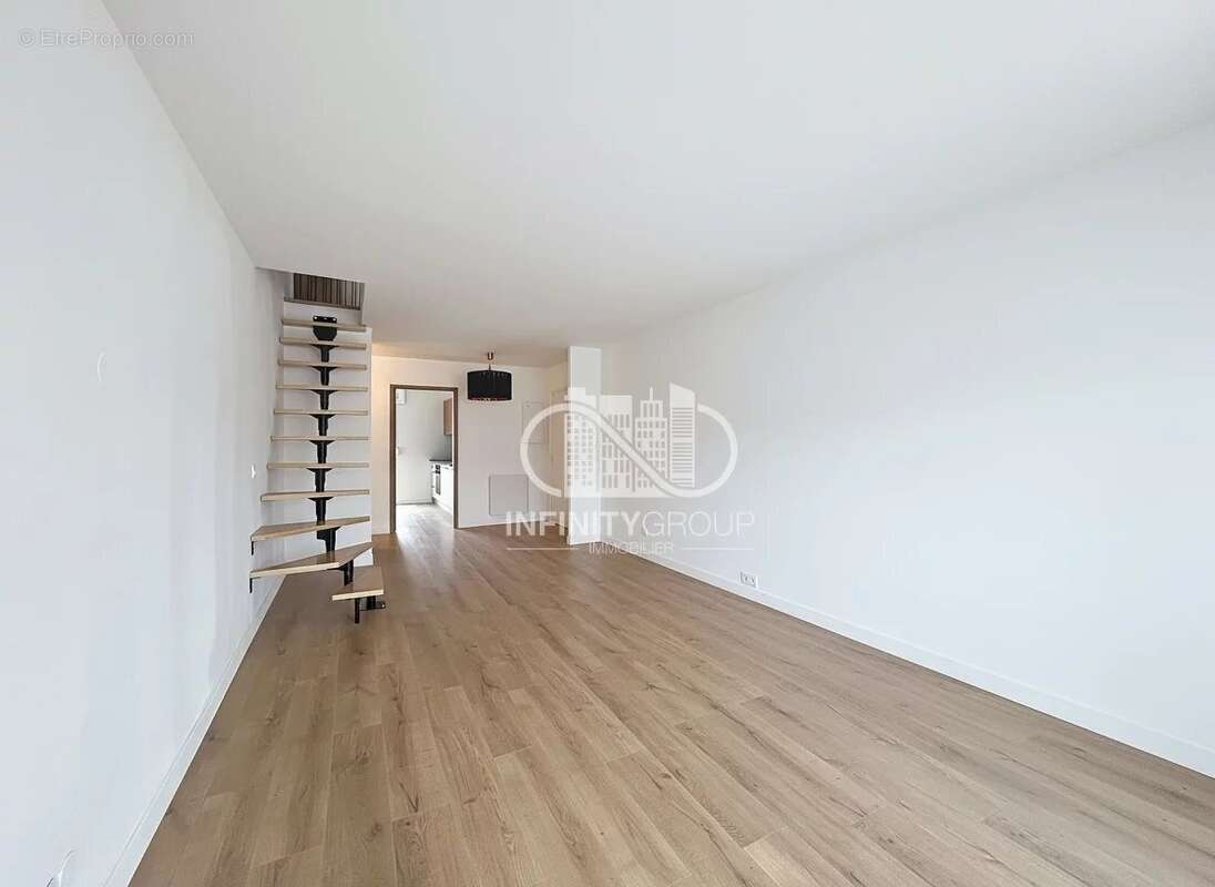 Appartement à MOUGINS