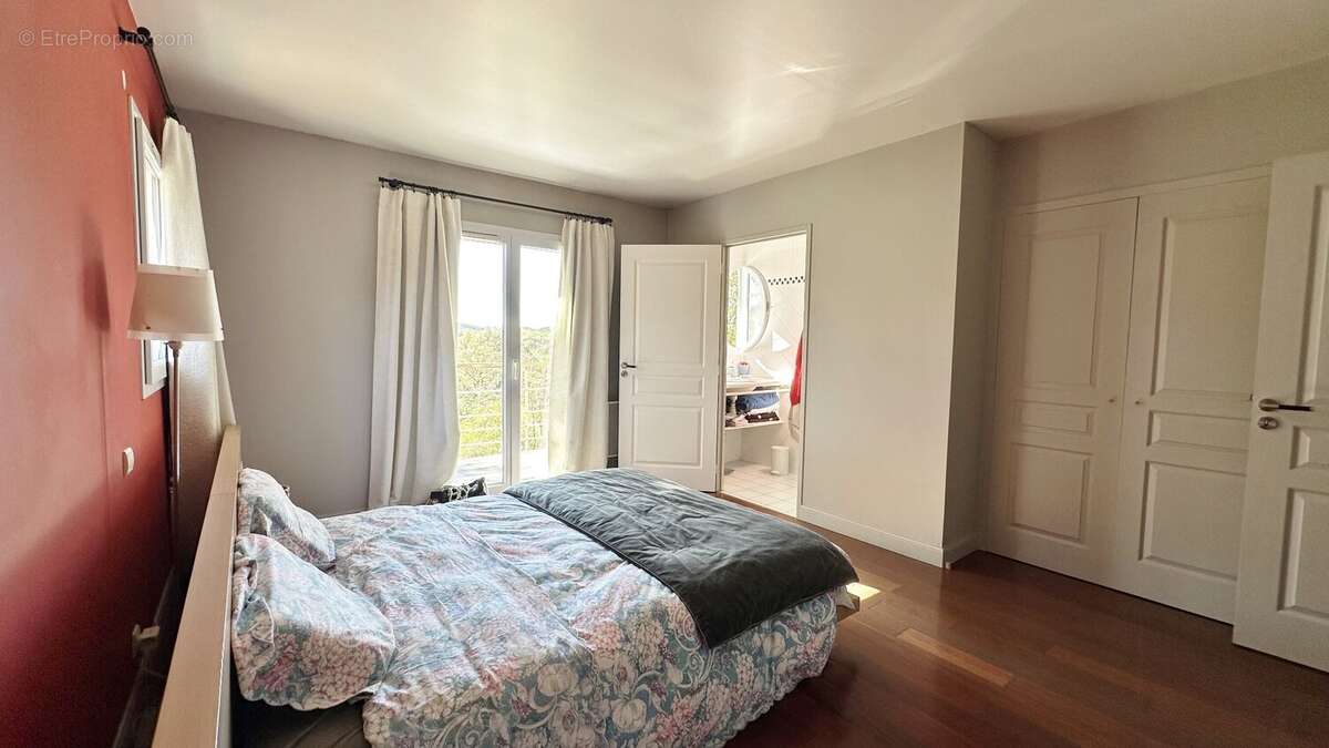Villa d'architecte de type t6 de 240 m2 avec piscine - photo 22