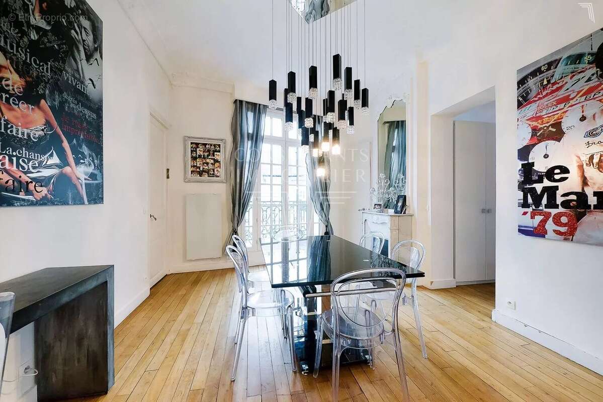 Appartement à PARIS-16E