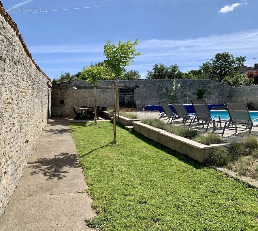 Maison à MAUPREVOIR