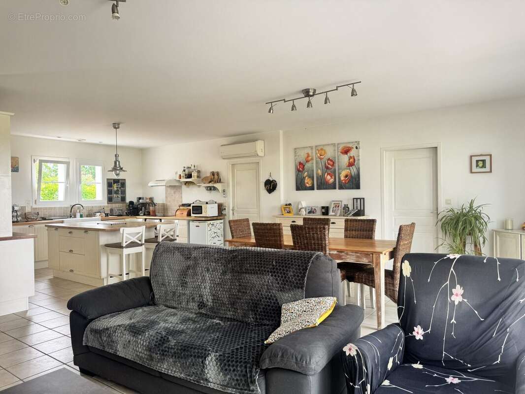 Maison 148 m² à Cozes  - photo 6