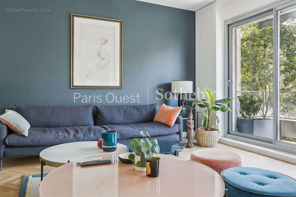 Appartement à NEUILLY-SUR-SEINE