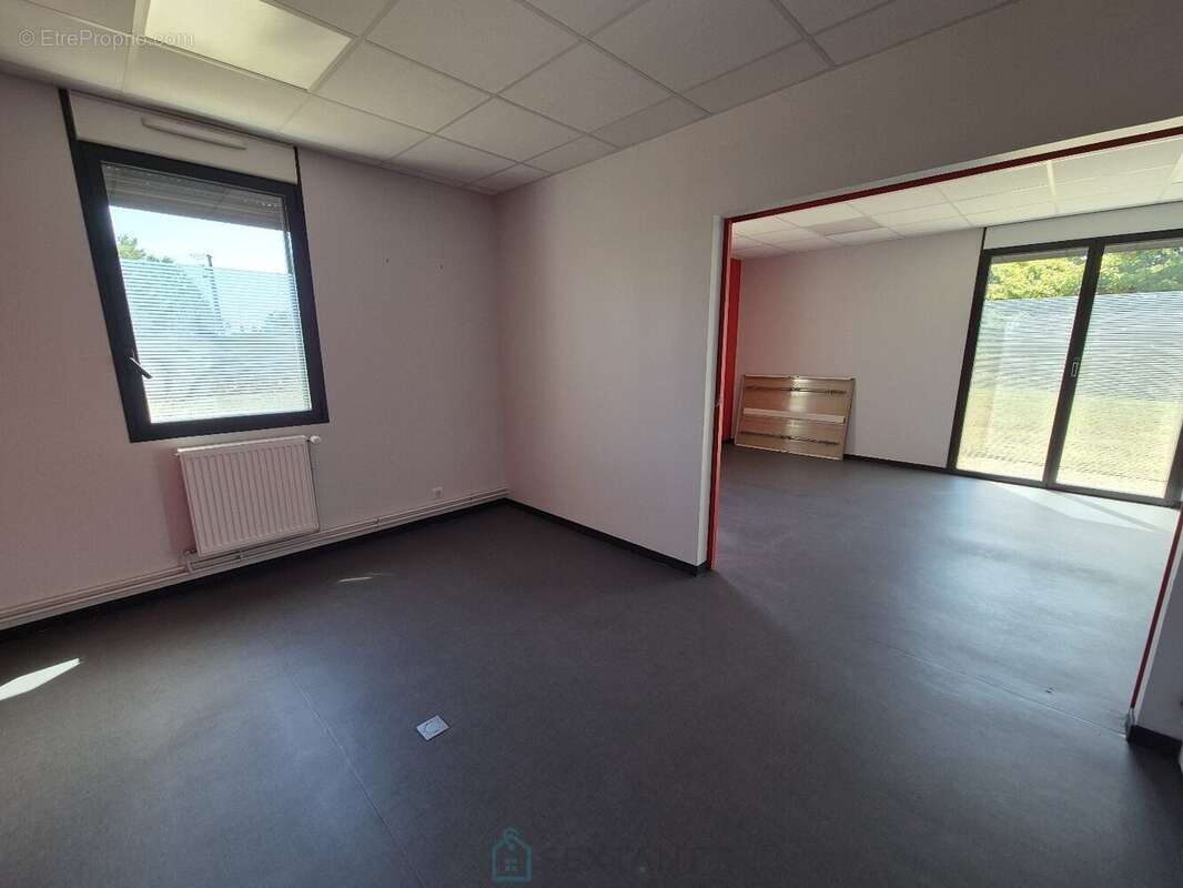 Commerce à MONTRICHARD