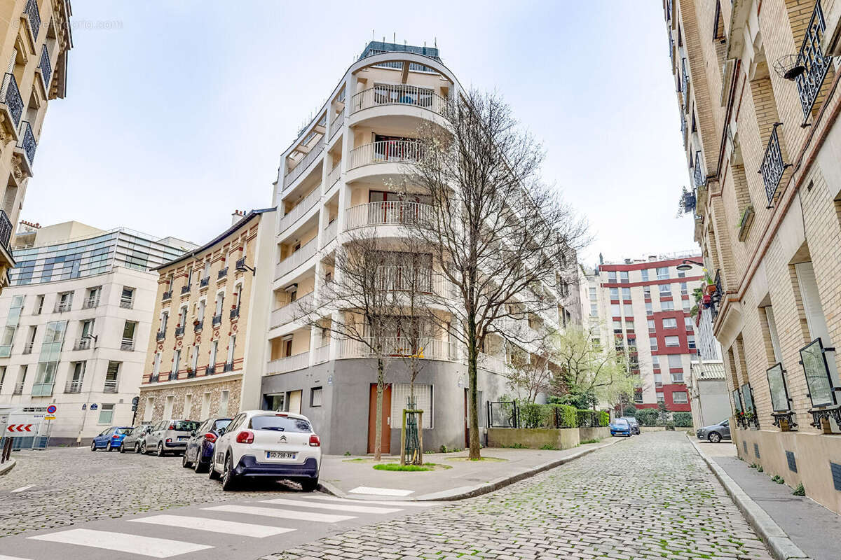 Appartement à PARIS-14E