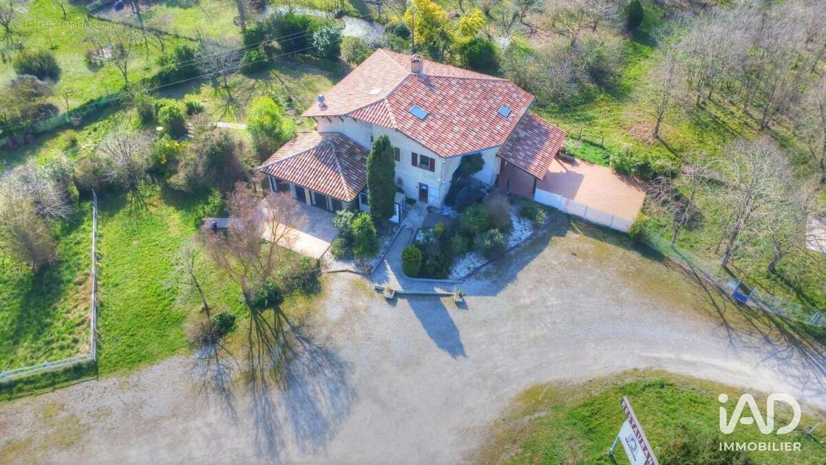 Photo 2 - Commerce à BOURRET