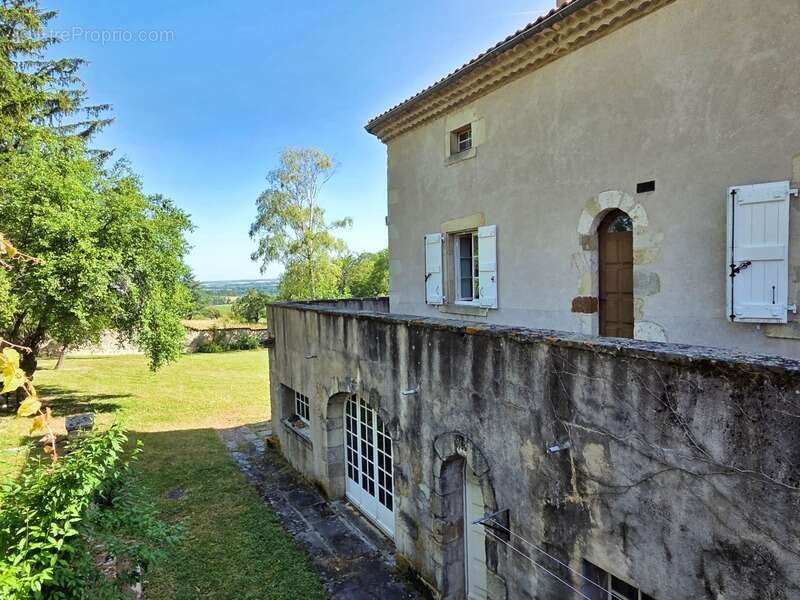 EXCLUSIVITE / Propriété rare / 63160 Glaine Montaigut - photo 20