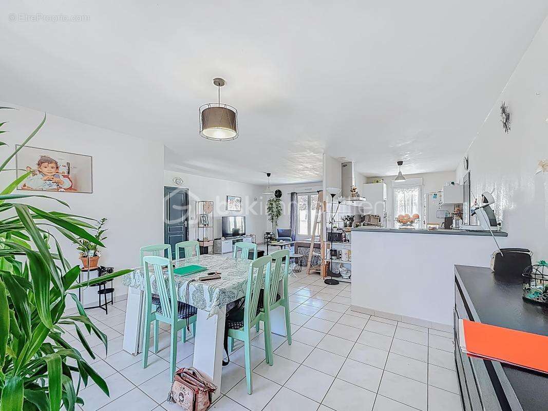 *** charmante maison t5 de plain-pied de 112m2 avec garage - lunel-viel *** - photo 6