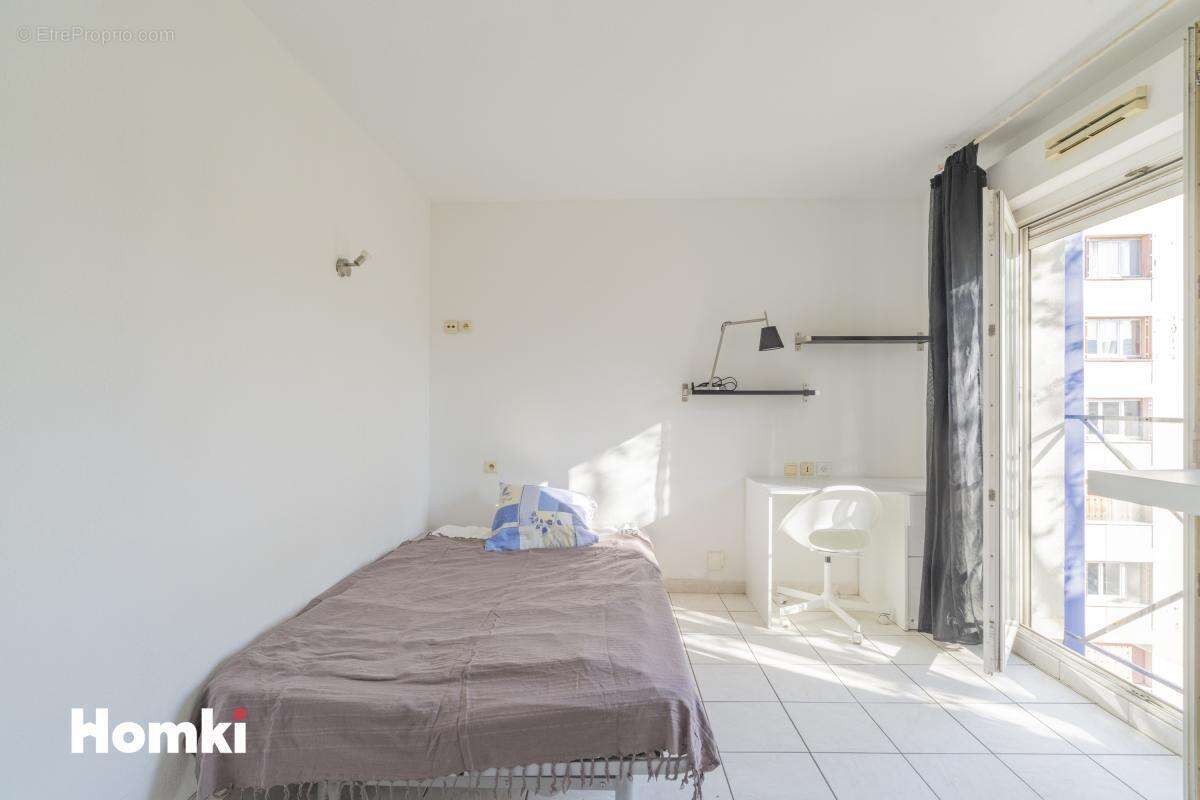 Appartement à MARSEILLE-5E