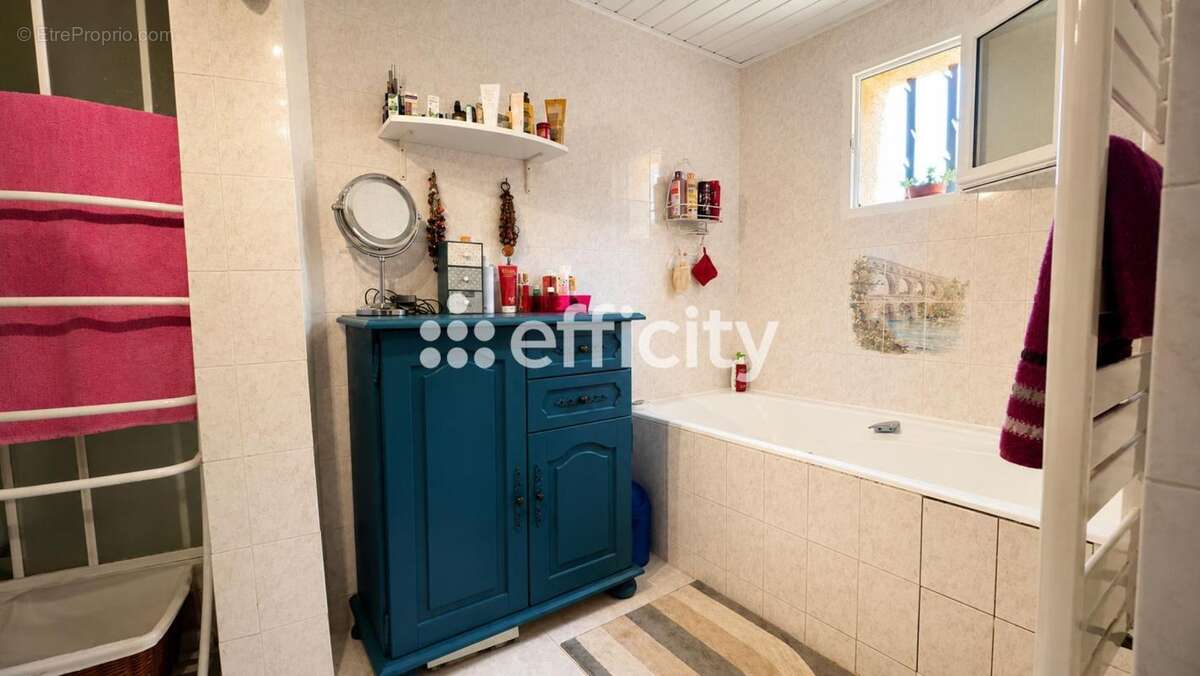 Maison 96 m² à Martigues  - photo 7