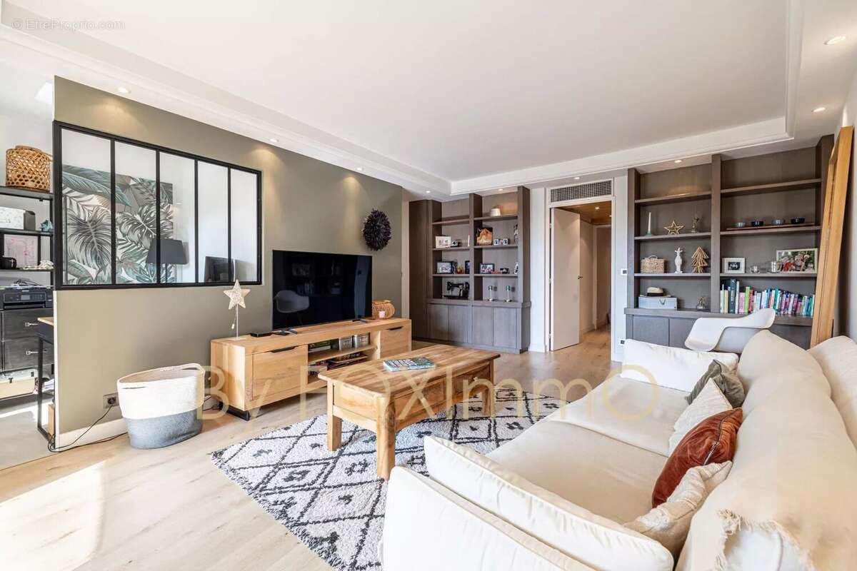 Appartement à MOUGINS