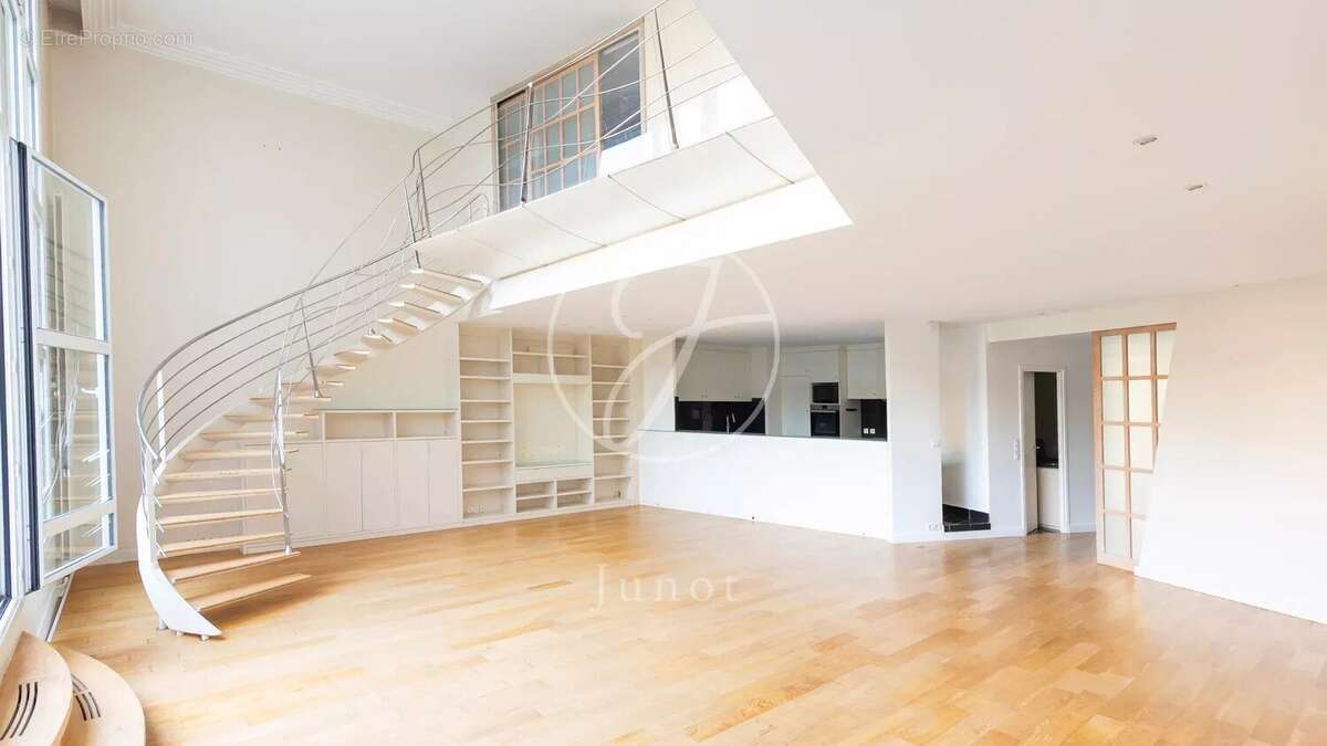 Appartement à PARIS-19E