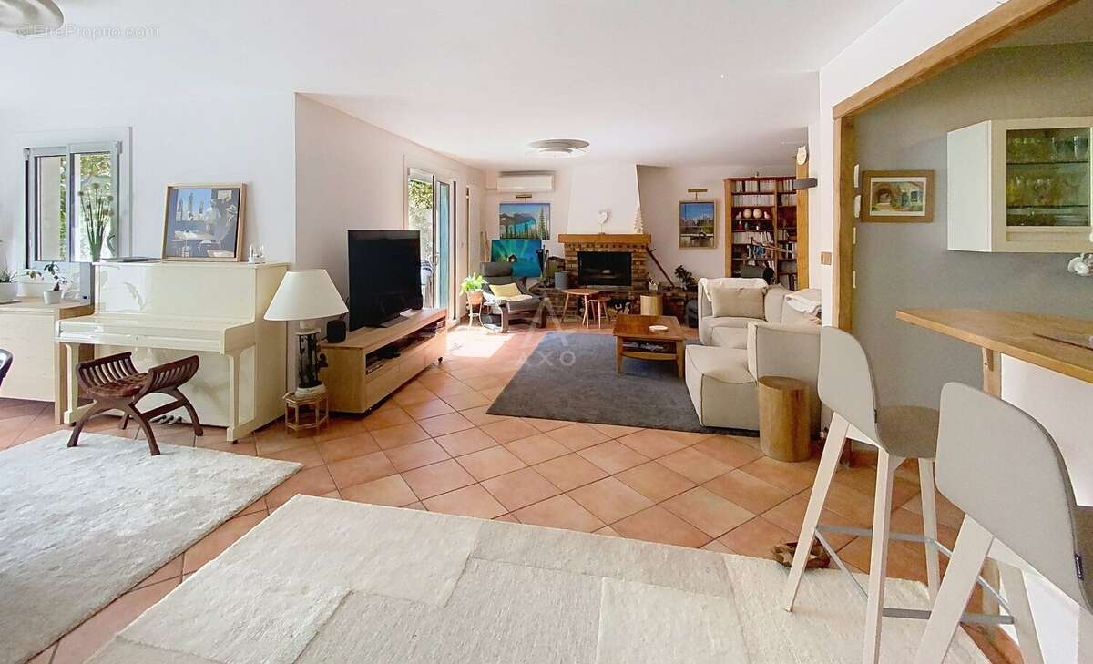 Maison à SAINT-MAUR-DES-FOSSES