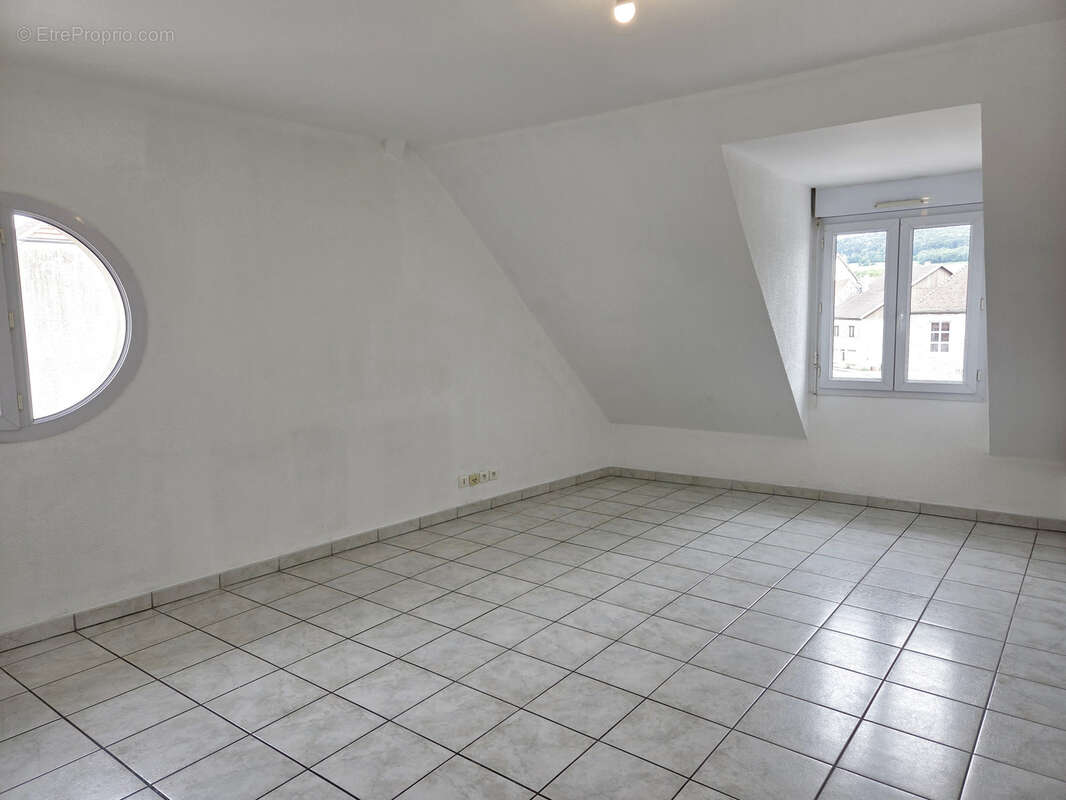 Appartement à VERCEL-VILLEDIEU-LE-CAMP