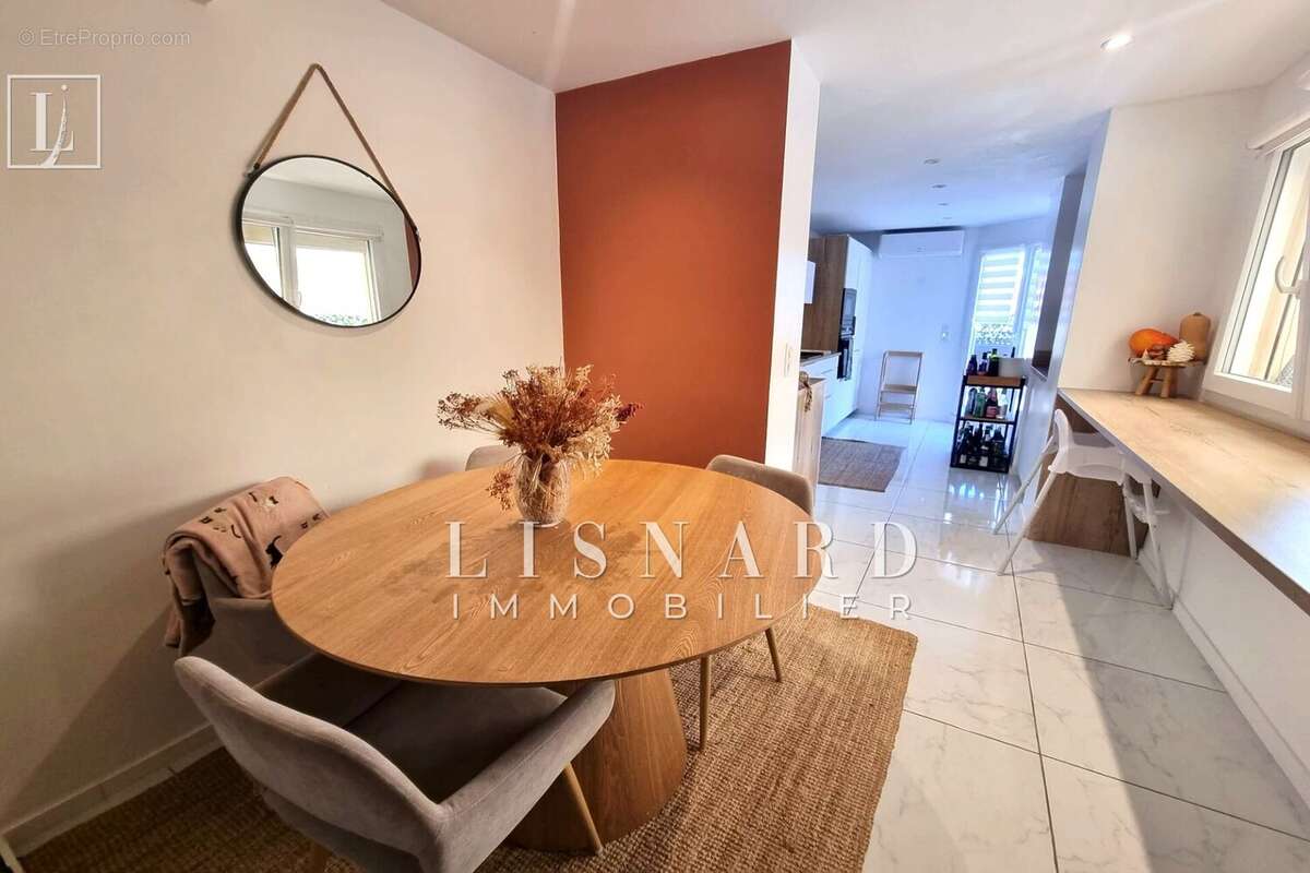 Appartement à VALLAURIS