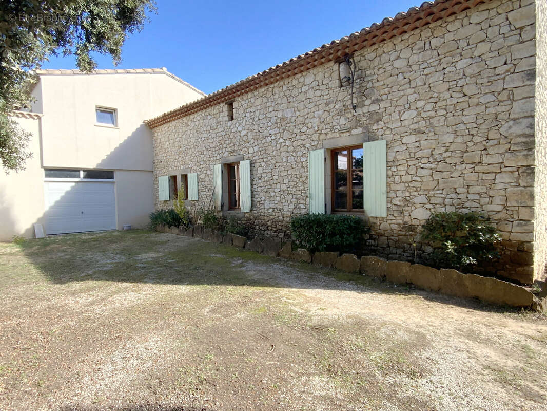 Exclusif,dans un village recherché, maison en pierre avec appartement indépendant sur un terrain de 2167 m2 et - photo 14