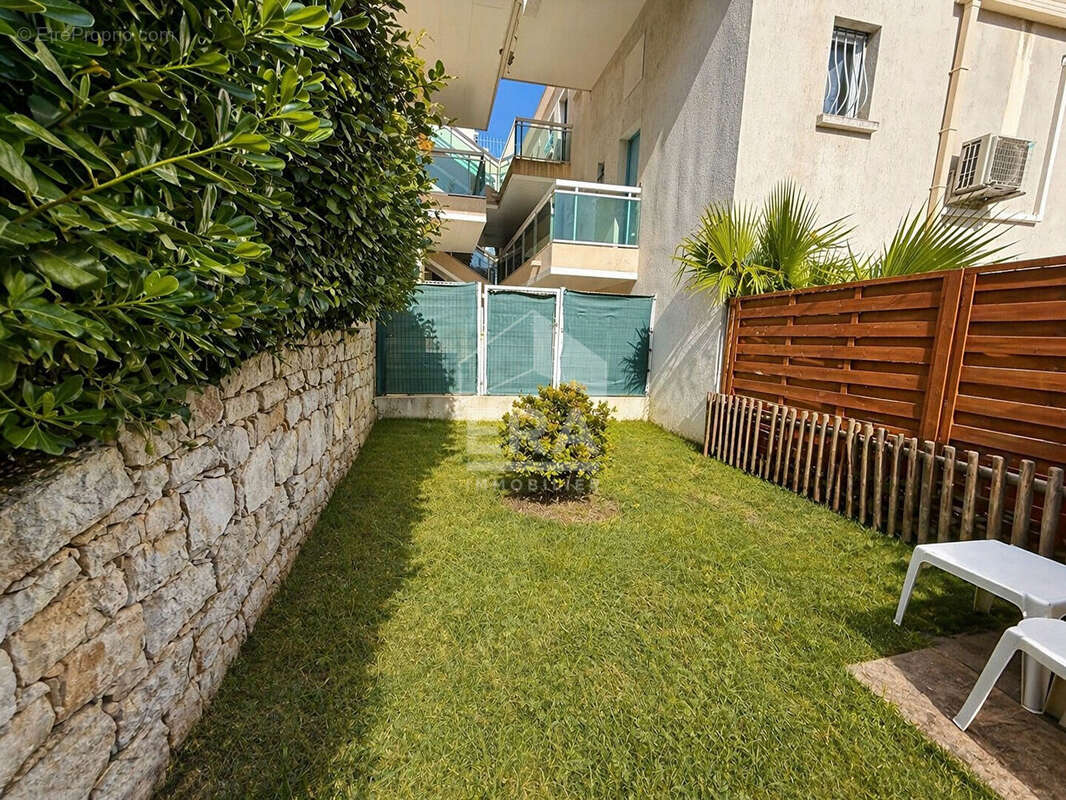 Appartement à VALLAURIS