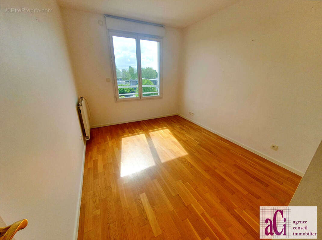 Appartement à FRESNES