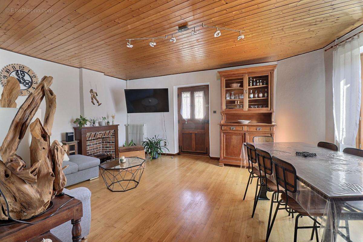 Maison de village 5P 139 m² avec sous-sol et dépendance La Chavanne (73800) - photo 2