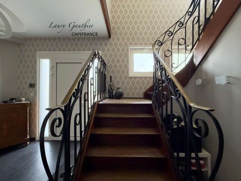 Maison à LA CHAPELLE-D'ARMENTIERES