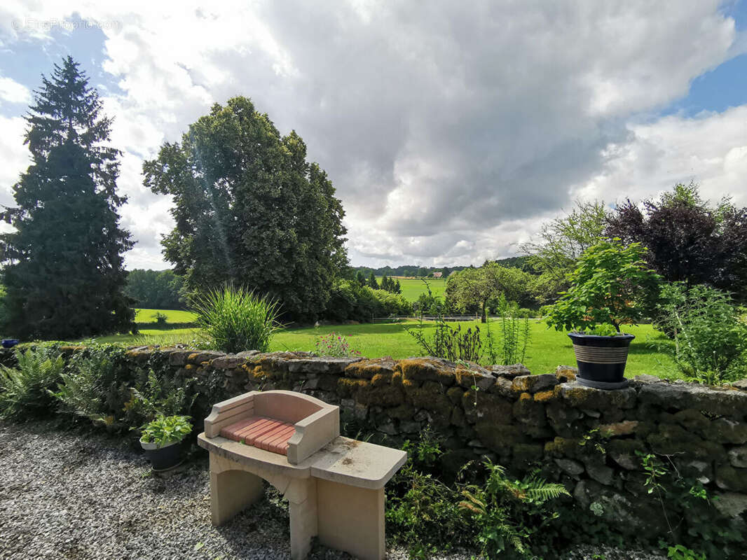 Maison à SAINT-JULIEN-LE-PELERIN